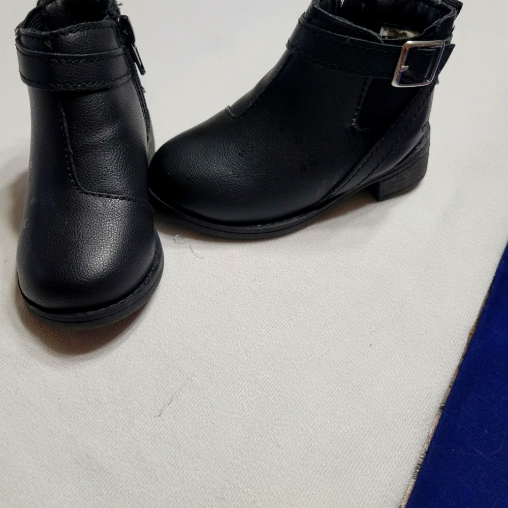 Toddler girl Oshkosh B'gosh leather like size 5 boots